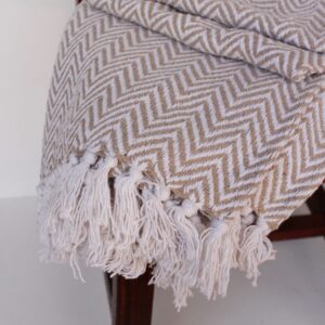 Arrow Design Beige Throw